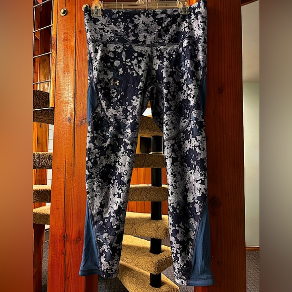 Under Armour Large Women’s Athletic Leggings - Picture 1 of 4